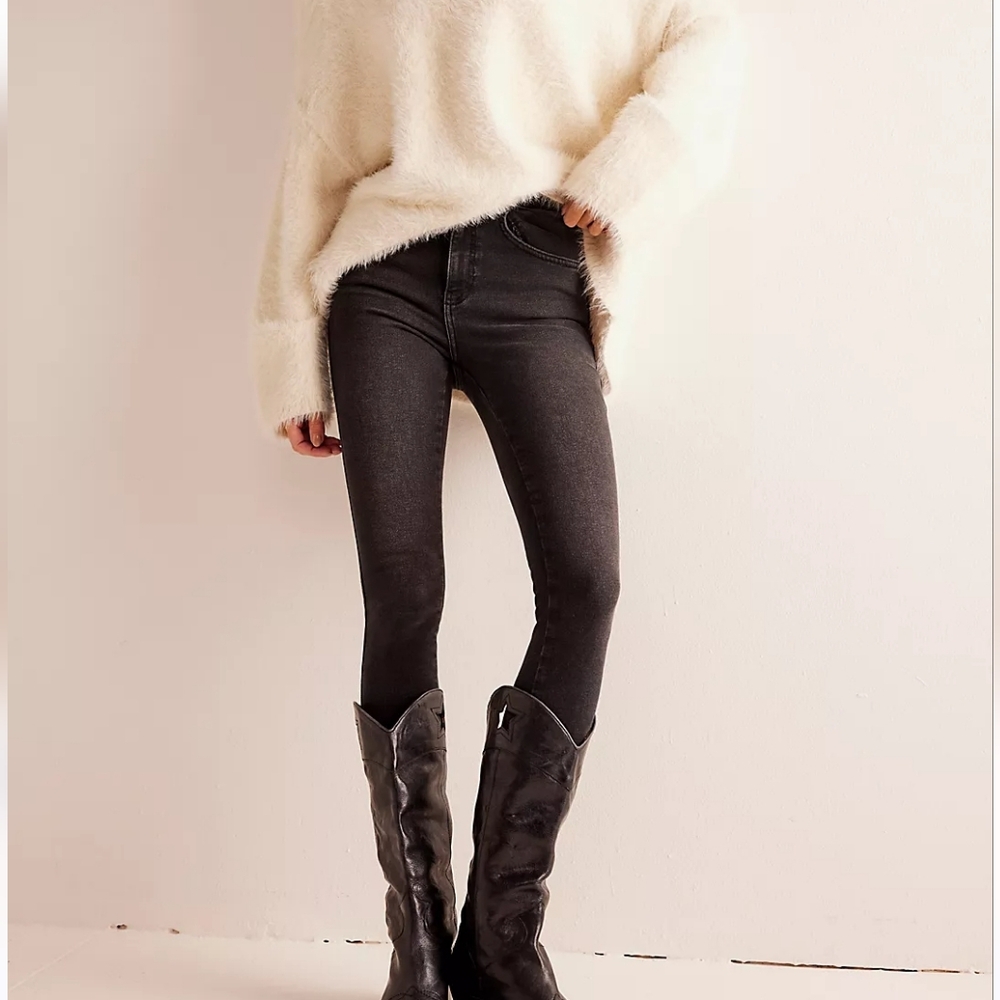 Free People- We The Free Raw High-Rise Jegging - Size 31